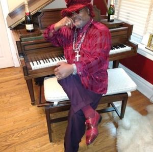 Meet your Posher, Roy